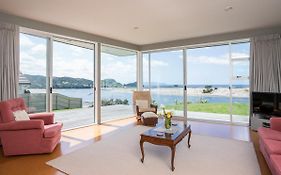 Roberts Retreat - Mangawhai Holiday Home